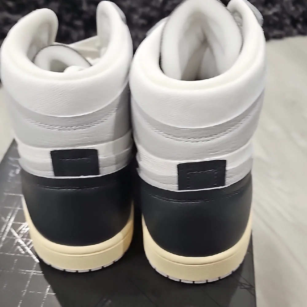 New High-Top Sneakers in Black and White - Picture 5 of 7